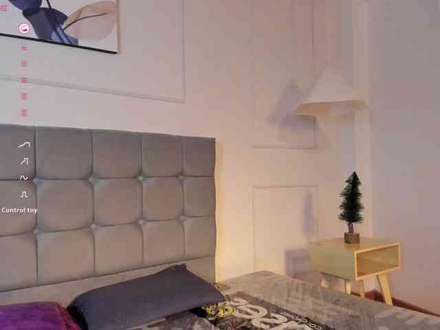 Nicole_Voshkie webcam