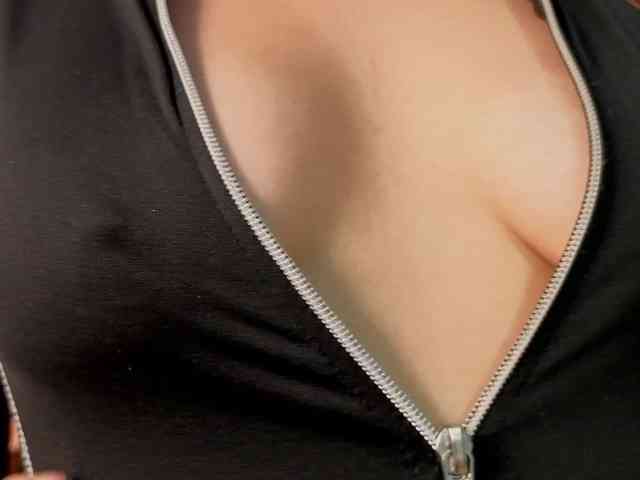 Nicole_Voshkie webcam