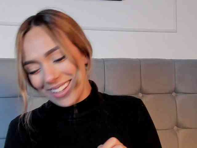 Nicole_Voshkie webcam