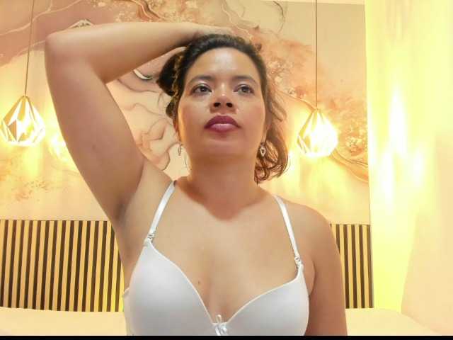 EvelynSweet on BongaCams