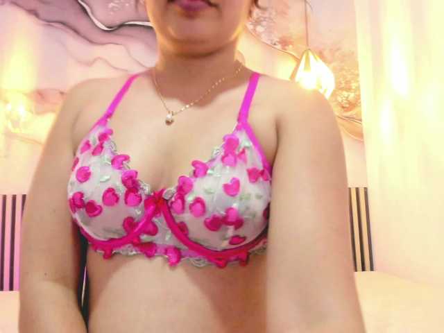 EvelynSweet's BongaCams show and profile