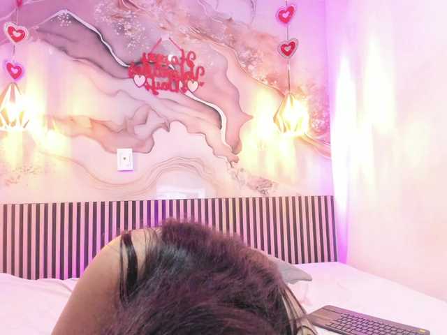 EvelynSweet's BongaCams show and profile