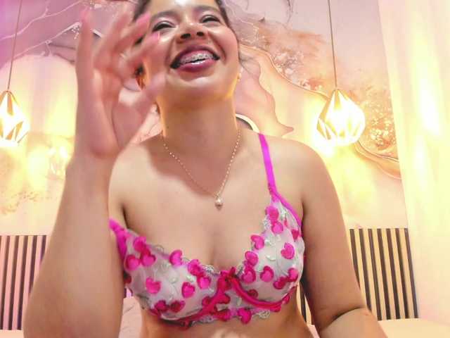 EvelynSweet's BongaCams show and profile