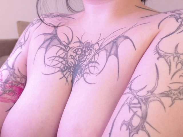 Yuriko-May's BongaCams show and profile