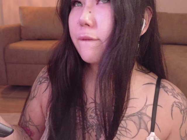 Yuriko-May's BongaCams show and profile