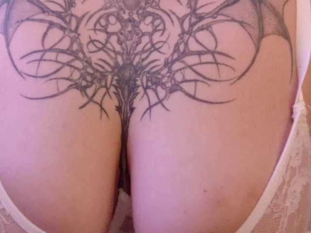 Yuriko-May's BongaCams show and profile