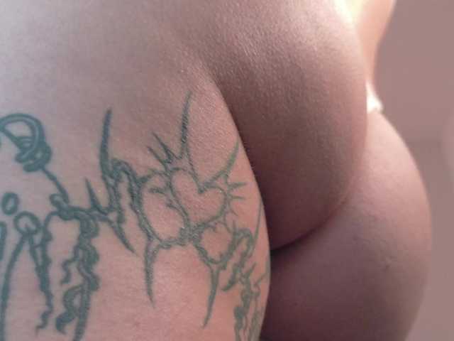 Yuriko-May's BongaCams show and profile