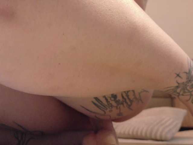 Yuriko-May's BongaCams show and profile