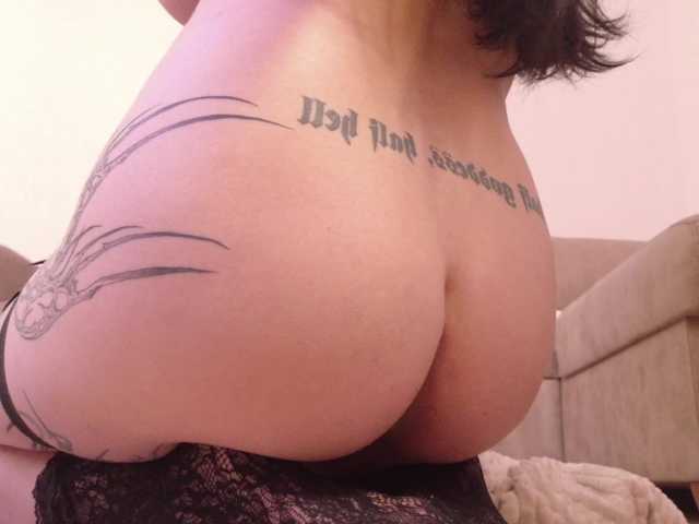 Yuriko-May's BongaCams show and profile