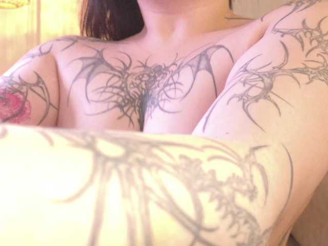 Yuriko-May's BongaCams show and profile