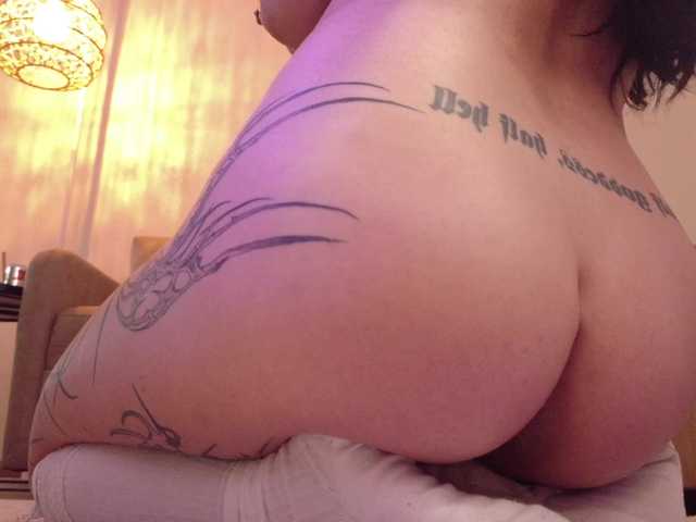 Yuriko-May's BongaCams show and profile