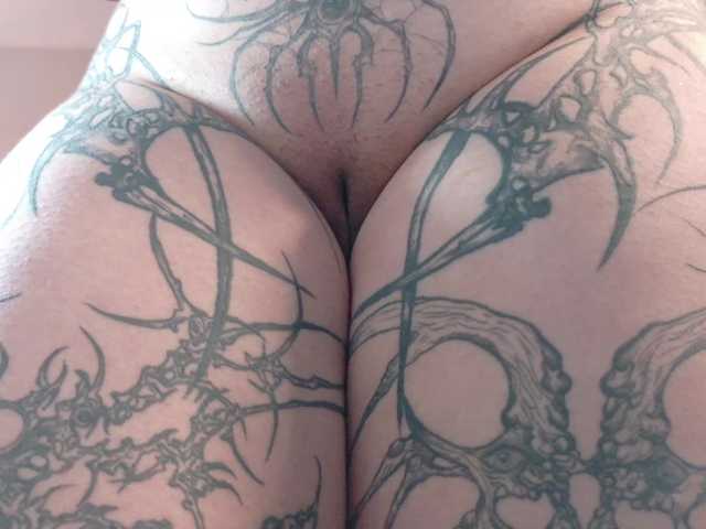 Yuriko-May's BongaCams show and profile