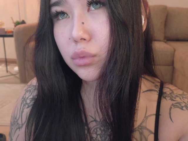 Yuriko-May's BongaCams show and profile