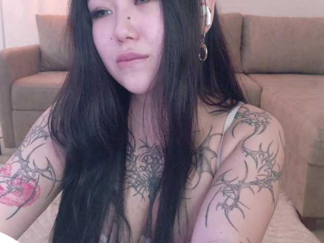 Yuriko-May's BongaCams show and profile