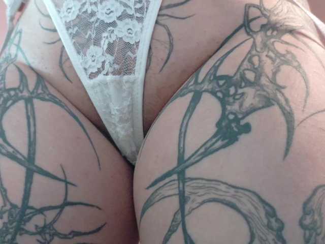 Yuriko-May's BongaCams show and profile