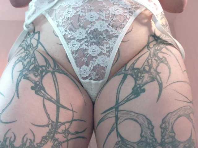 Yuriko-May's BongaCams show and profile