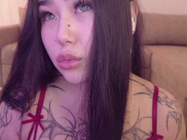 Yuriko-May's BongaCams show and profile