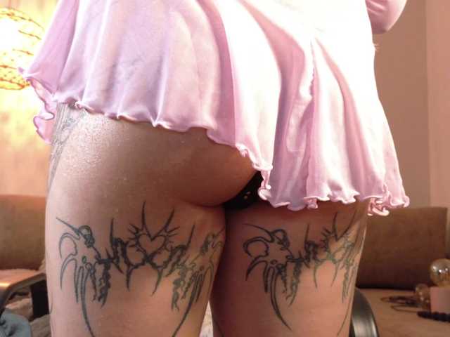 Yuriko-May's BongaCams show and profile