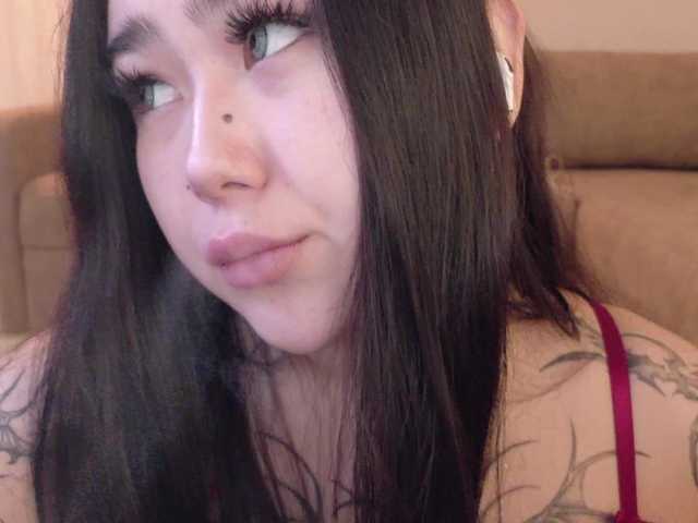 Yuriko-May's BongaCams show and profile