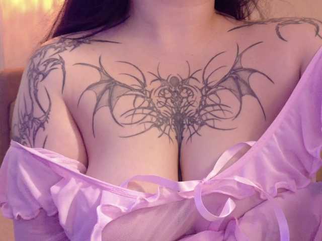 Yuriko-May's BongaCams show and profile