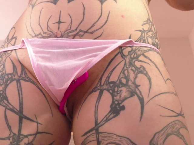 Yuriko-May's BongaCams show and profile