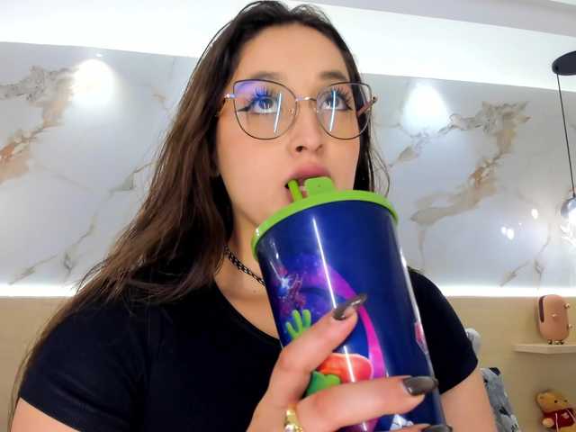 MiaKay's BongaCams show and profile