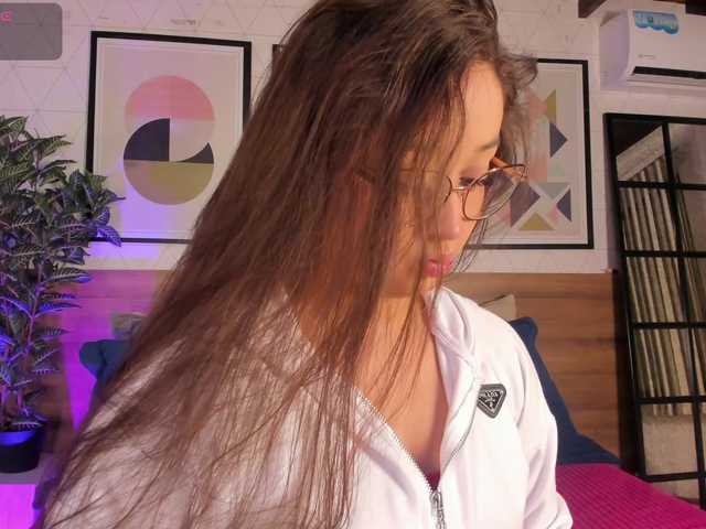 MiaKay's BongaCams show and profile