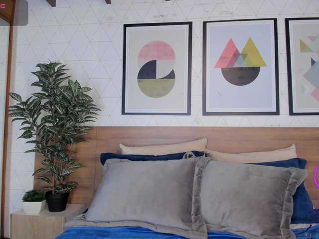 MiaKay's BongaCams show and profile