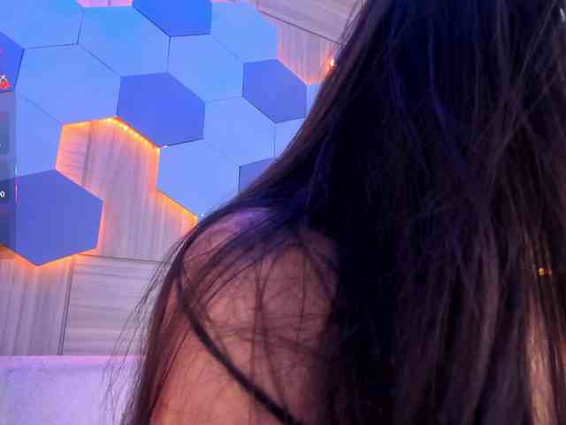 MiaKay webcam