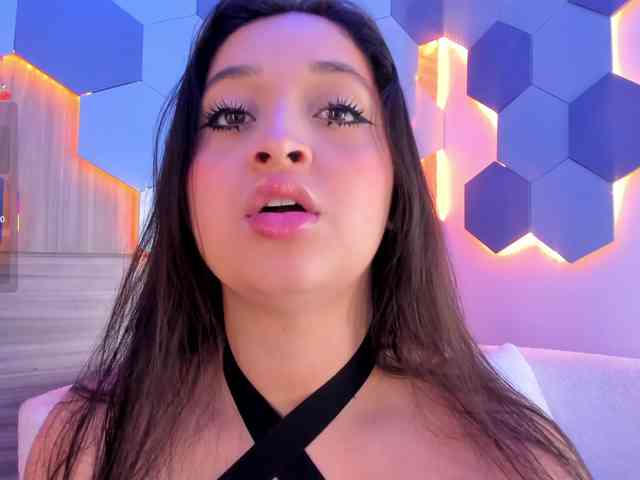 MiaKay webcam