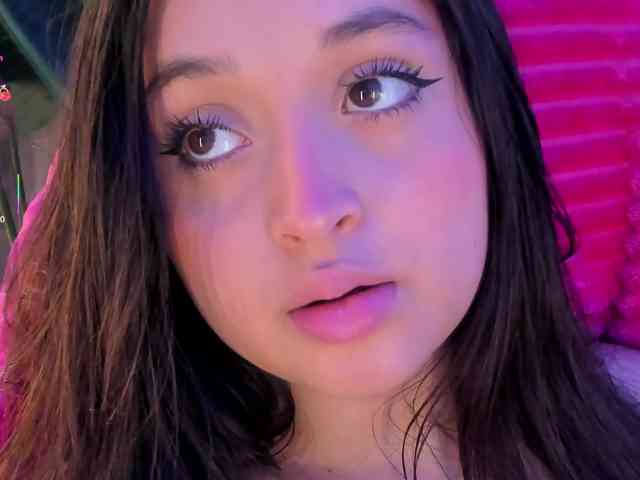 MiaKay webcam