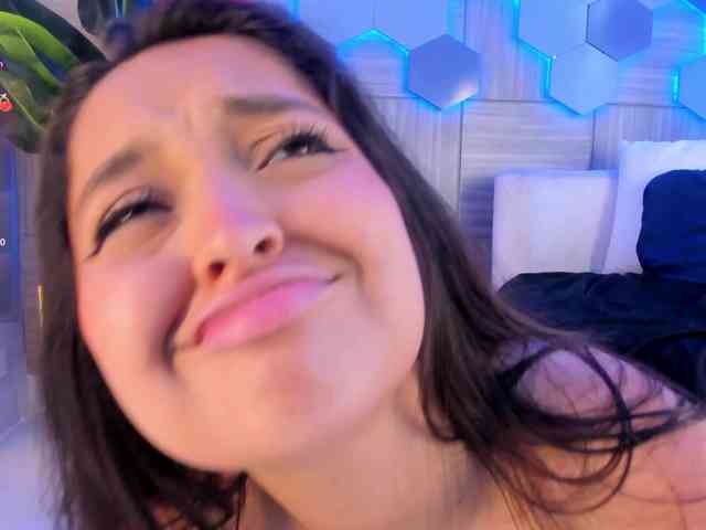 MiaKay webcam