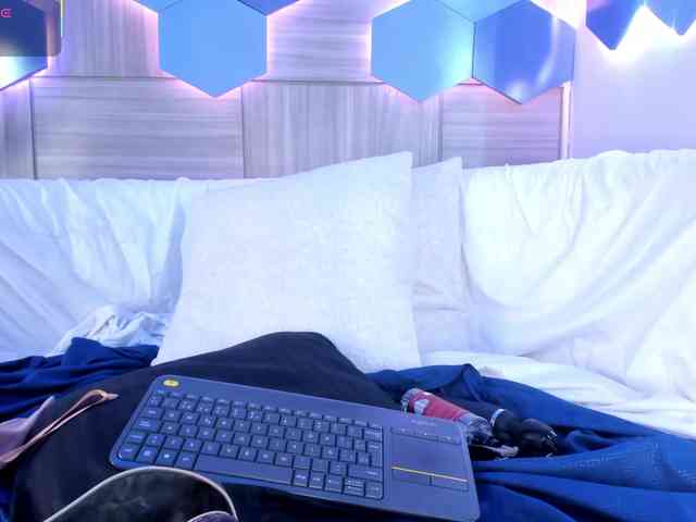 MiaKay webcam
