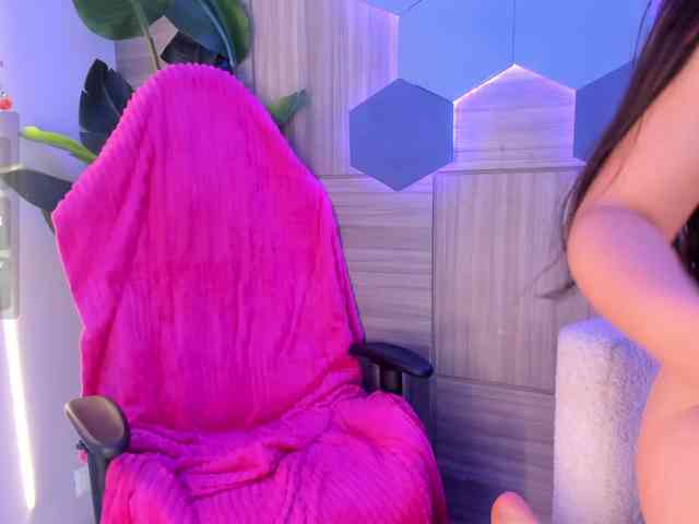 MiaKay webcam