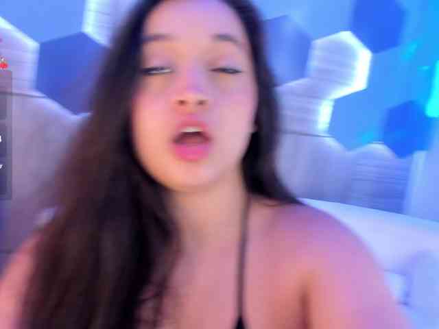 MiaKay webcam