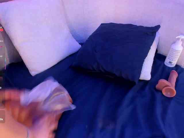 MiaKay webcam
