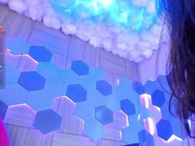 MiaKay webcam