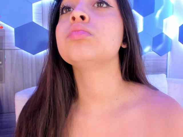 MiaKay webcam