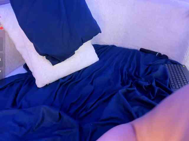 MiaKay webcam