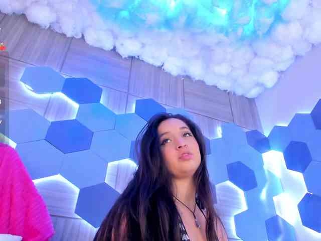 MiaKay webcam
