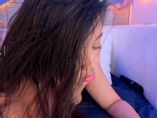 MiaKay webcam