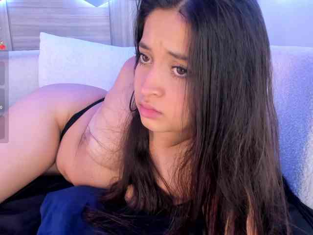 MiaKay webcam