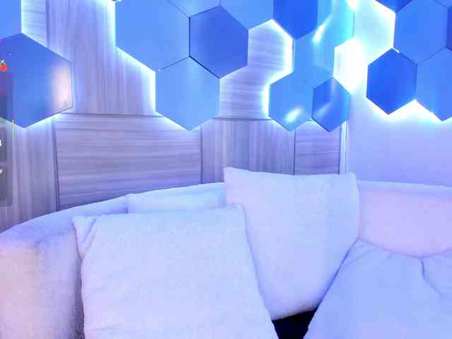 MiaKay webcam