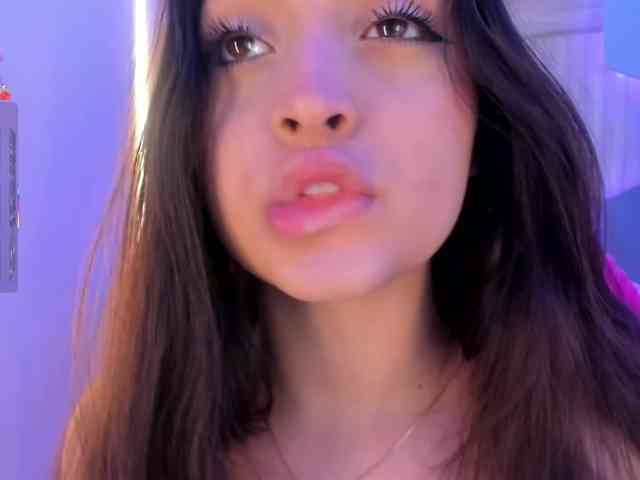 MiaKay webcam