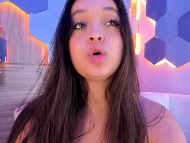 MiaKay webcam