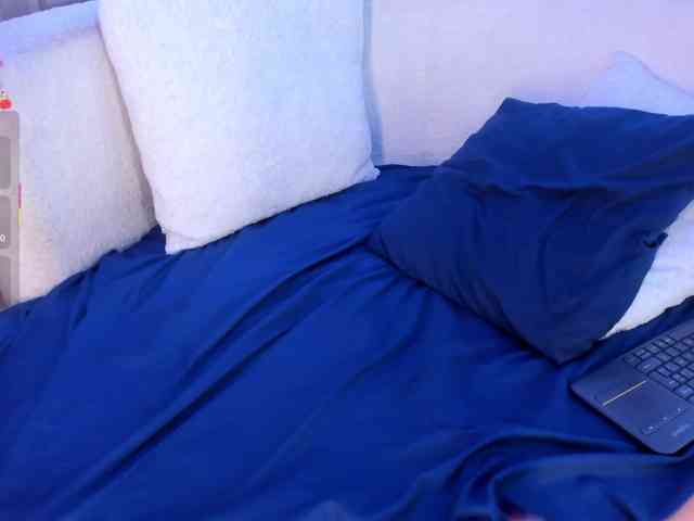 MiaKay webcam