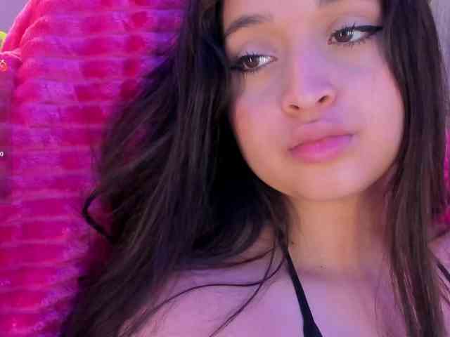 MiaKay webcam