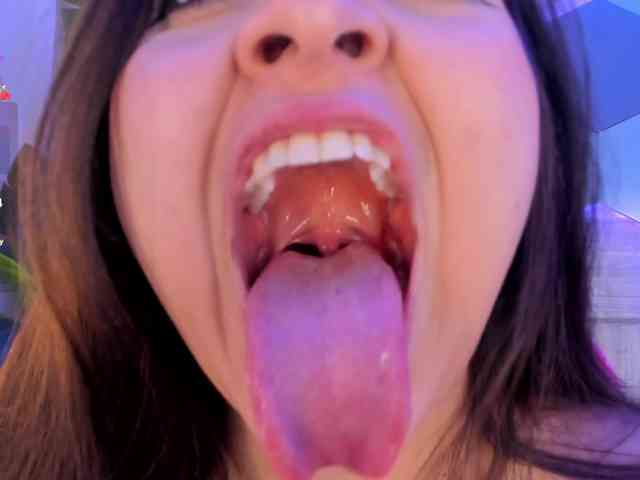 MiaKay webcam