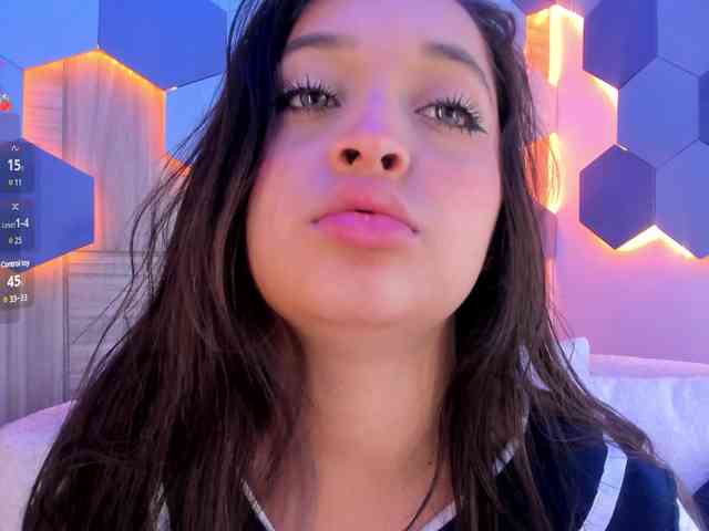 MiaKay webcam