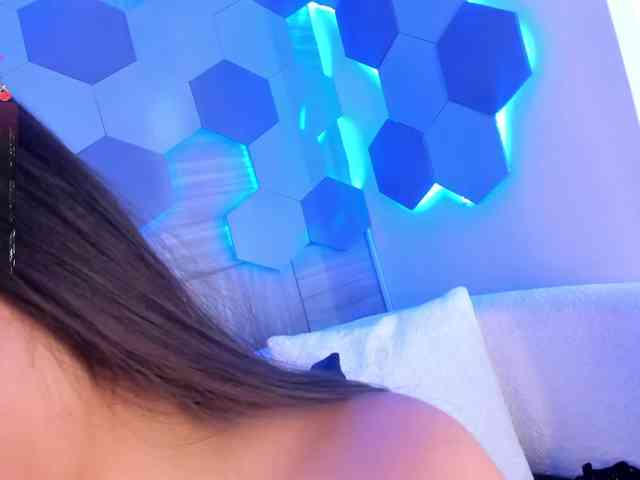 MiaKay webcam